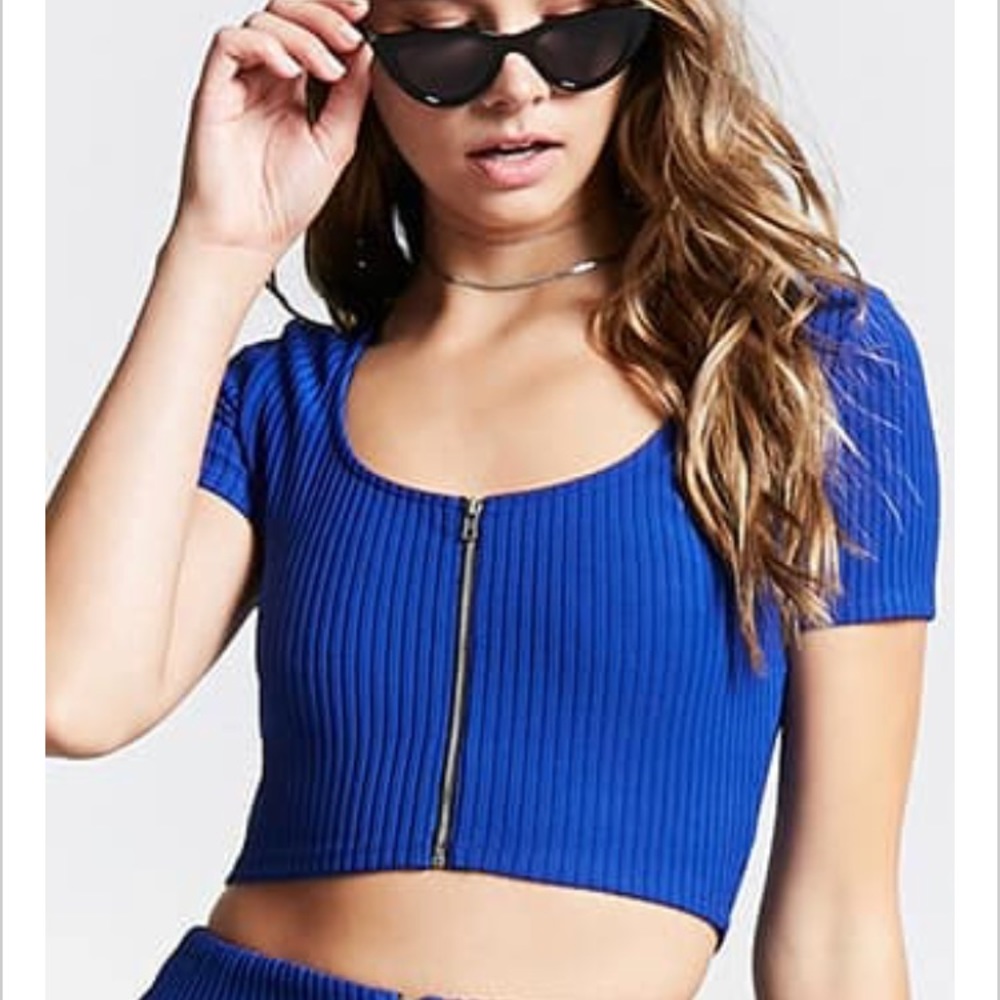 RIBBED FRONT ZIPPER CROP TOP | F21